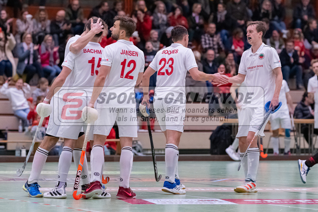 HK_20230113_102780 | 1. Bundesliga ( Halle ) Herren Crefelder HTC - DSD Düsseldorf am 13.1.2023 Crefelder HTC  ( CHTC ) Halle Glockenspitz , Krefeld , Boomes Anton ( Crefelder HTC #23 ) , Jansen Phillip ( Crefelder HTC #12 ) , Breucker Julius ( Crefelder HTC #2 )
