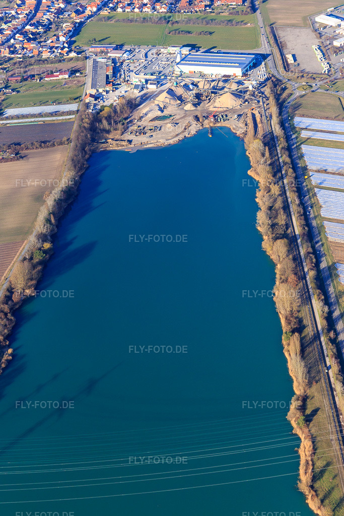 Luftbild: Betonsee mit Betonwerk Fehr Technologies aus Südwesten im Ortsteil Wiesental in Waghäusel im Bundesland Baden-Württemberg in Deutschland. Foto: IMG_097324.jpg vom 10.03.2017 durch Werner Riehm/FLY-FOTO.deHersteller von Betonfertigteile und Faserbeton - FEHR Group