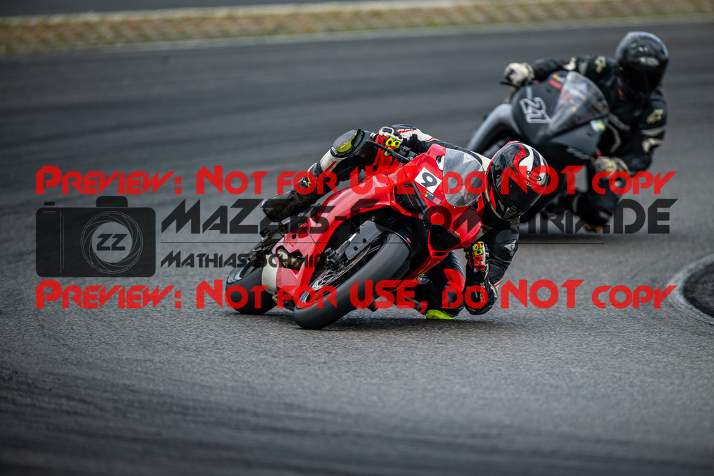 MaZZes_FotoMatrix_230719_4315 | ROT