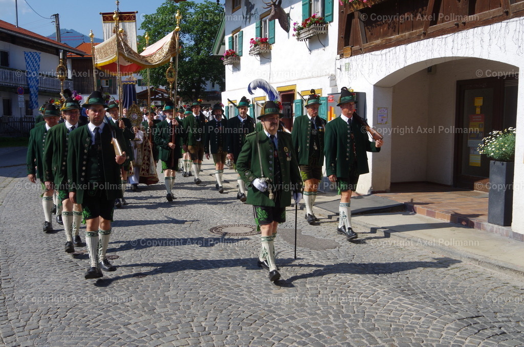 IMGP3459 | fotografiert von Axel PollmannLeonhardi Wallfahrt Benediktbeuern und Murnau, Fronleichnam, Fasching, Landschaft im Loisachtal und Benediktbeuern  - Realisiert mit Pictrs.com