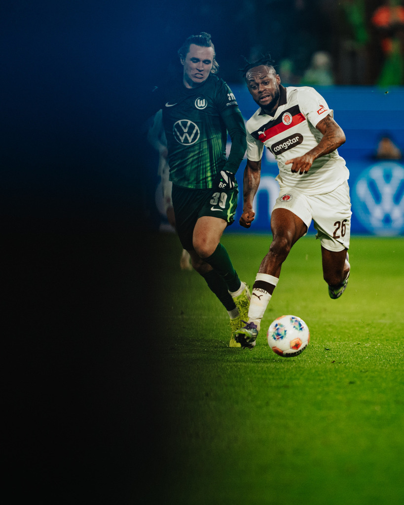 _STP9863 | Der offizielle Shop für FC St. Pauli Fotos. Wähle aus Spielszenen & Fanmomenten dein FCSP Wunschformat. Wir liefern Millerntor-Atmosphäre.