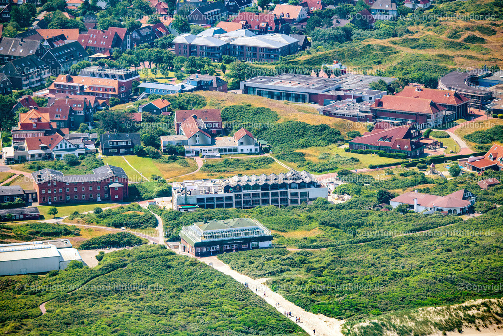 Langeoog_ELS_0769250622 | LANGEOOG 25.06.2022 Inselbereich Langeoog mit dem Ortskern in Langeoog im Bundesland Niedersachsen, Deutschland. // Island area Langeoog with the village center in Langeoog in the state Lower Saxony, Germany. Foto: Martin Elsen