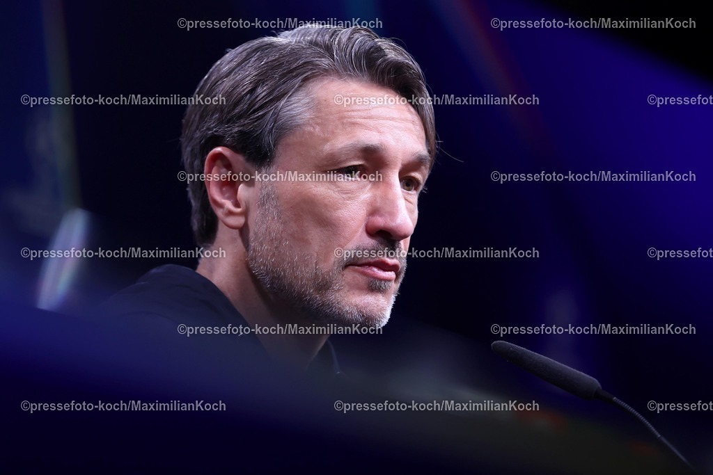 UCL1504251102 | 15.04.2025, Fußball, UEFA Champions League, Borussia Dortmund - FC Barcelona, BVB Stadion, Viertelfinale, Saison 2024 2025: Pressekonferenz mit den Trainern nach dem Spiel. Trainer Niko Kovac (Cheftrainer BVB) blickt angespannt nach VorneRegulations prohibit any use of photographs as image sequences and or quasi-video.