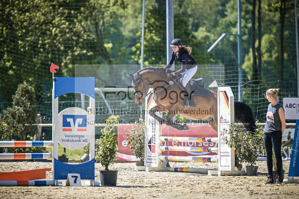 DOS_0289 | Entdecke hochwertige Reitturnierfotos von Foto Oger. Professionell, emotional und authentisch – jetzt Lieblingsmomente im Shop bestellen.Deutschlandweite Turnierfotografie. - Realisiert mit Pictrs.com