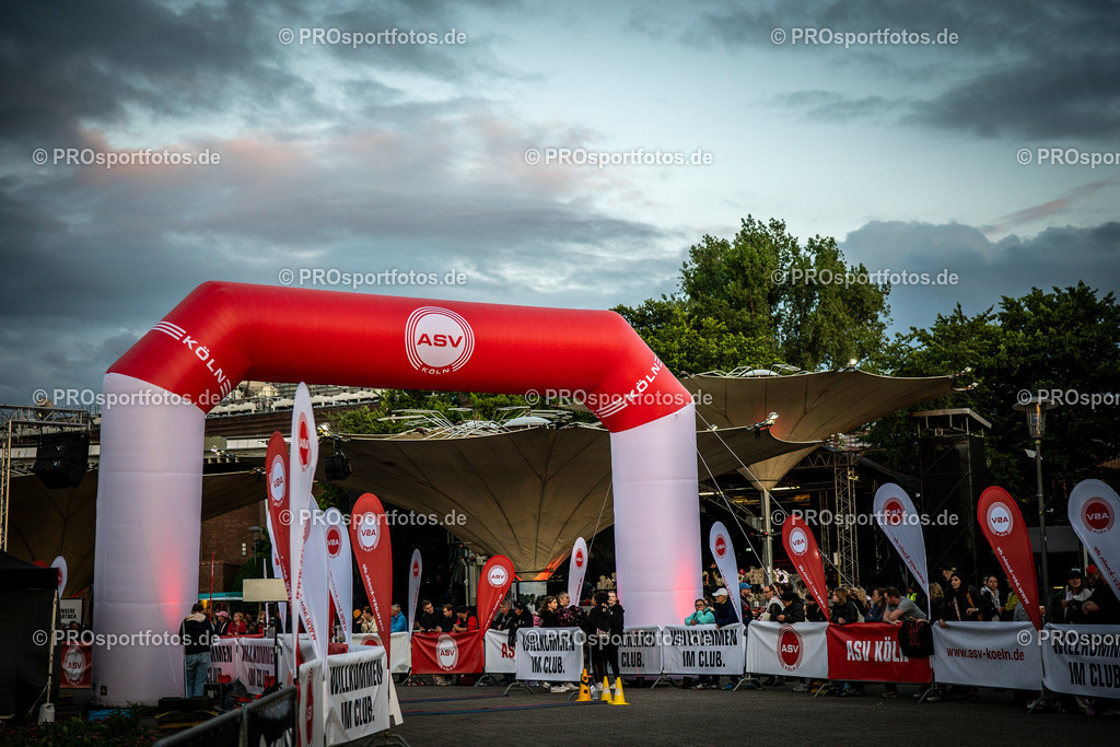 22. ASV Nachtlauf; Koeln, 28.05.25 | Impressionen vom 22. ASV Nachtlauf am 28.05.25 am Tanzbrunnen in Koeln. Foto: BEAUTIFUL SPORTS/Axel Kohring