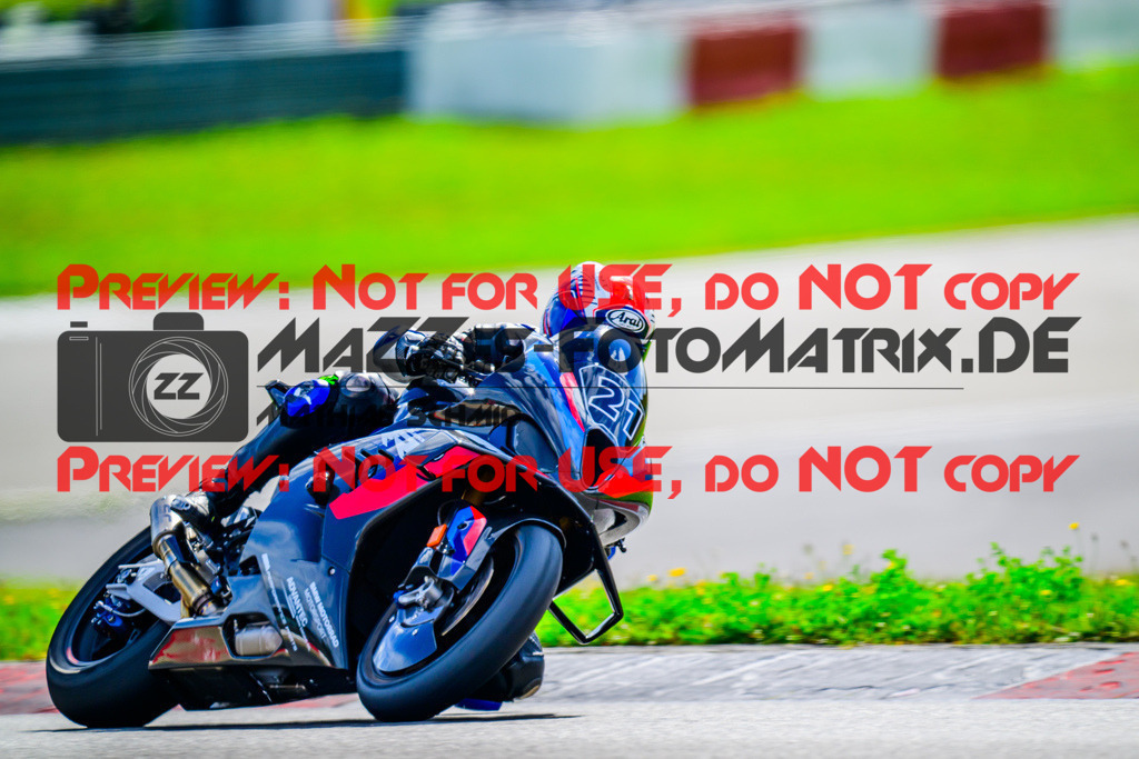 MaZZes_FotoMatrix_240911_6007705_8633 | GELB