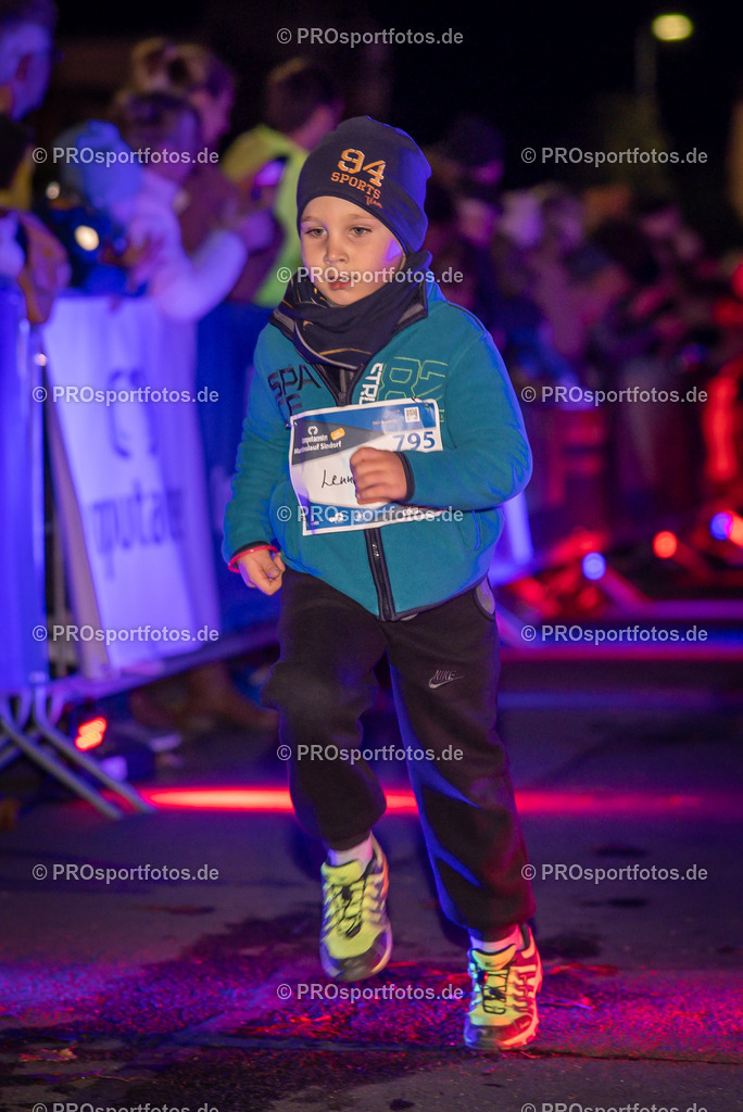 Martinslauf Sindorf 2023 in Kerpen-Sindorf, 09.11.2023 | Impressionen vom Martinslauf Sindorf 2023 am 09.11.2023 in Kerpen-Sindorf (Nordrhein-Westfalen).