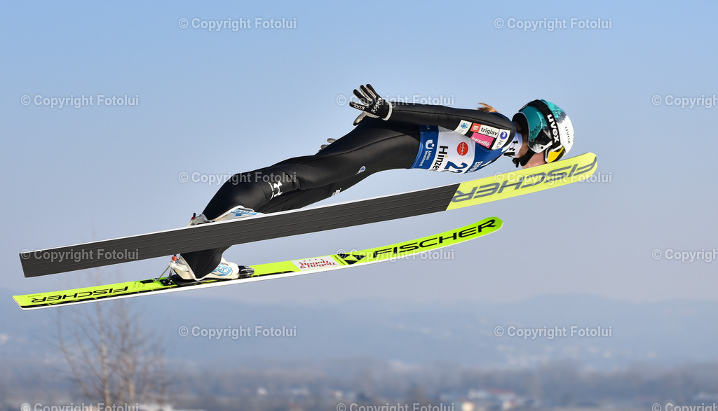 A_LUI_20230210_0018 | HINZENBACH, AUSTRIA, NORDIC SKIING, WOMEN TEAM-SKI JUMPING - FIS WORLD CUP 
IM BILD:   Katra Komar (SLO)               

FOTO:FOTOLUI/UW