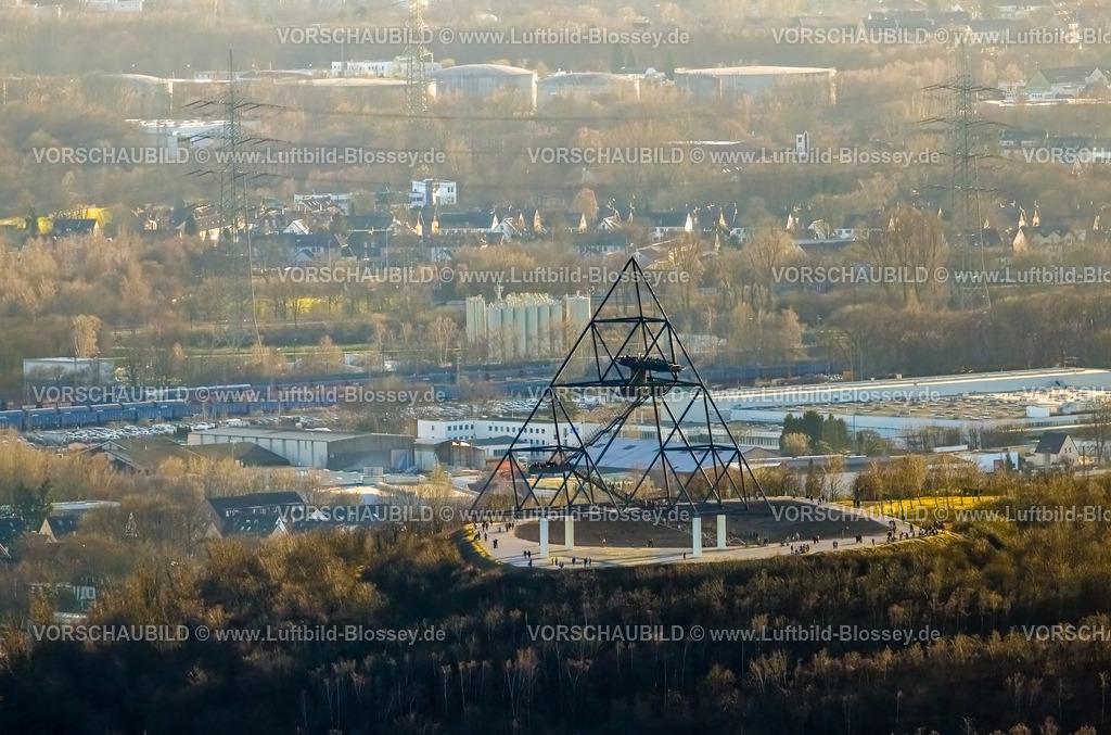 Bottrop240108119-Bearbeitet | Luftbild, Tetraeder Skulptur, Aussichtsterrasse in Form einer dreiseitigen Pyramide, Sehenswürdigkeit auf der Halde Beckstraße, Blick nach Süden, Batenbrock-Nord, Bottrop, Ruhrgebiet, Nordrhein-Westfalen, Deutschland