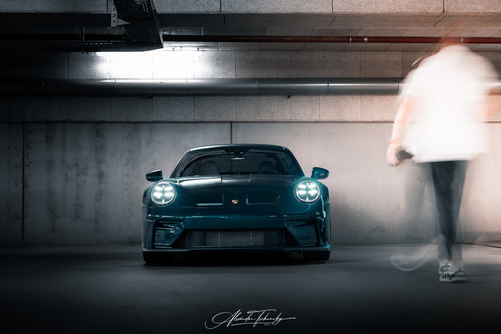 911 GT3 Touring Arlogrünmetallic | Entdecken Sie die faszinierende Welt von Alexander Tschuncky Arts: Kreative Fotografie, atemberaubende Automobilkunst und hochwertiger Bilderdruck. Lassen Sie sich inspirieren! - Realisiert mit Pictrs.com