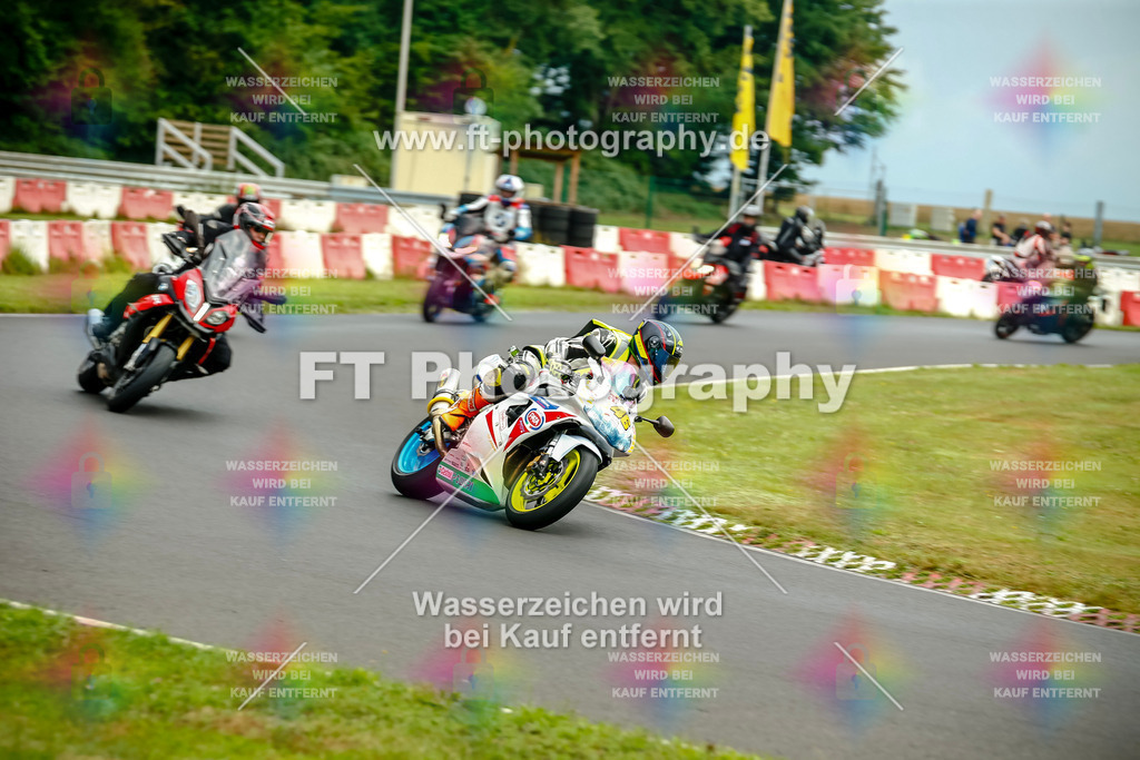 VBK-4297 | Hier findet Ihr Bilder von Touristenfahrten auf der Nürburgring Nordschleife oder von anderen Veranstaltungen die ich besucht habe. Viel Spass beim Durch Schauen 