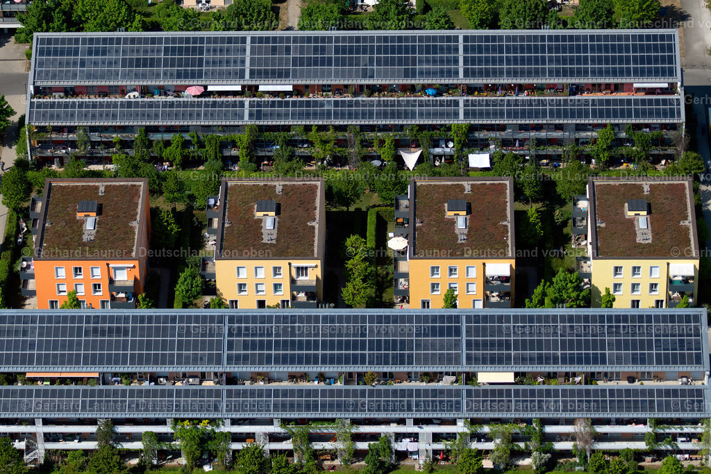 4024834 | Solaranlagen auf einer Wohnanlage am Centa-Herger-Bogen, München