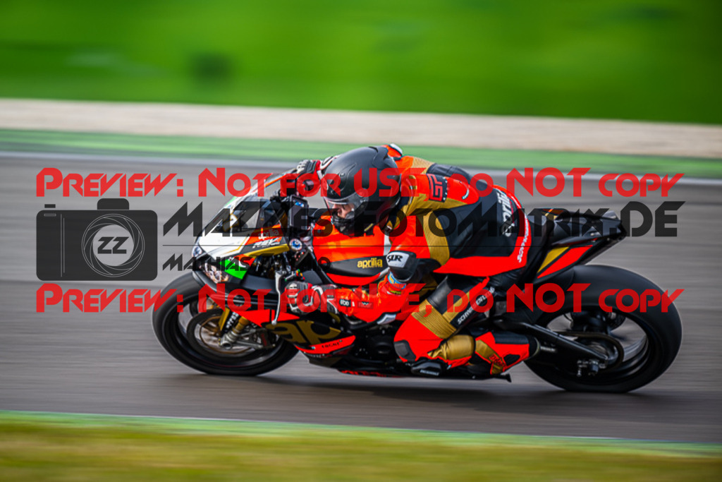 MaZZes_FotoMatrix_230410_4735 | ROT