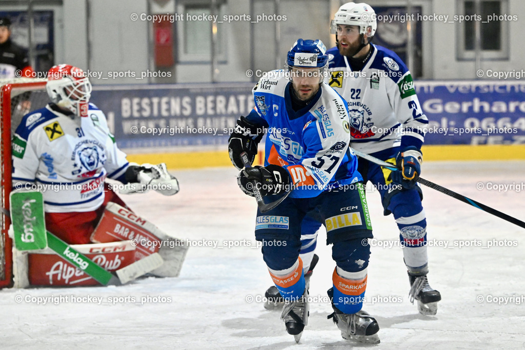 ESC SPARKASSE STEINDORF vs. UECR Huben  | #57 Wilfan Franz ESC Steindorf, #22 Waldner Elias UECR EISBÄREN HUBEN, #31 Sicher Michael UECR EISBÄREN HUBEN, ESC SPARKASSE STEINDORF vs. UECR Huben , ESC SPARKASSE STEINDORF vs. UECR Huben  am 06.02.2026 in Steindorf (Ossiachersee Halle), Austria, (Photo by Bernd Stefan)