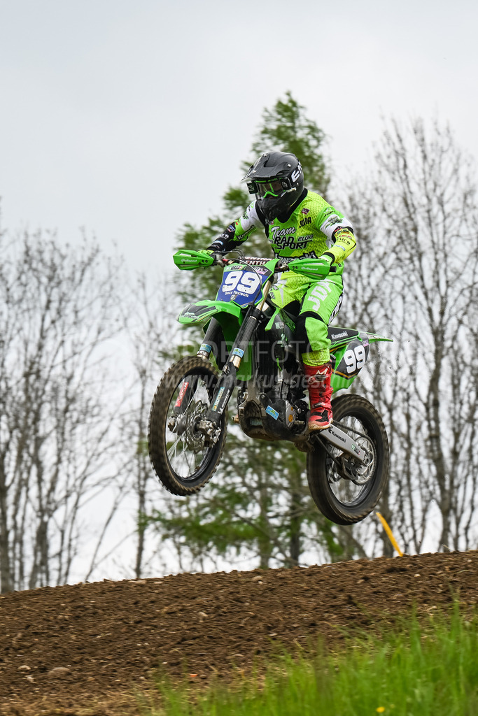 Motocross Schlatt bei Winterthur - 30. April 2023 | #99 Tausch Suzy aus Elshout (NL) auf Kawasaki in der Kategorie Swiss MX Women Cup am Motocross Schlatt bei Winterthur, 30. April 2023. 
Instagram: @mx_schlatt | @mc_wila | @sam_schweiz
Bild: Sportfotografie Markus Aeschimann | www.markus-aeschimann.ch - Realisiert mit Pictrs.com