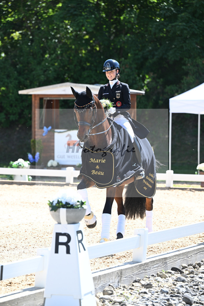 Goldenes Reitabzeichen_Marie Sohler_11253425 | hf-fotografie - Realisiert mit Pictrs.com