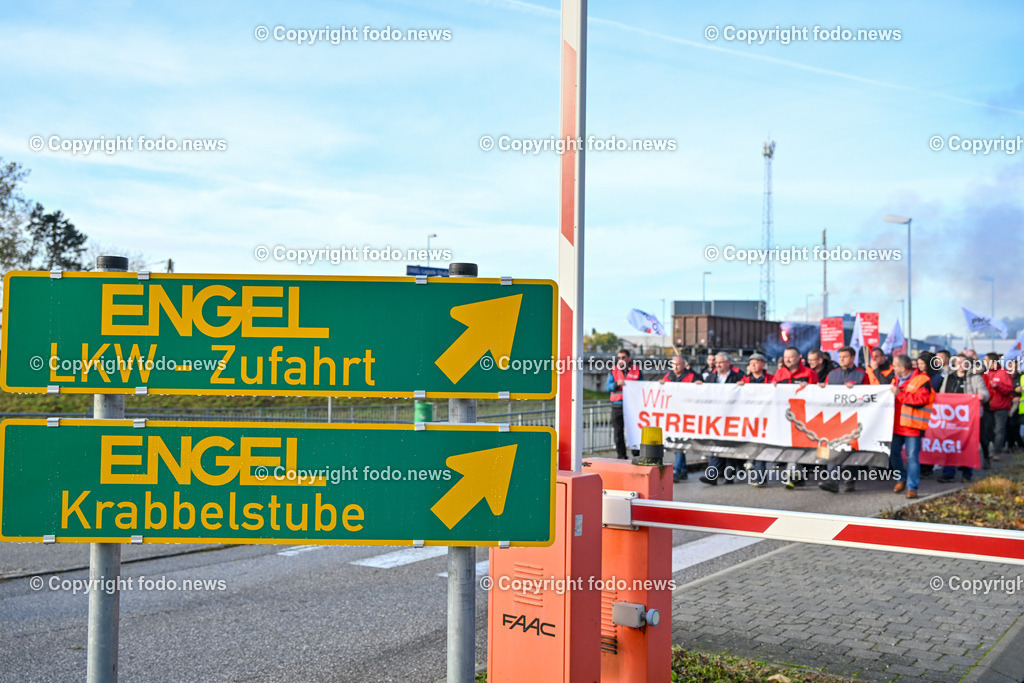 Engel_ Schwertberg_ Streik_ Metaller_ 16.11.2023-16 | 16.11.2023, Schwertberg, AUT, Engel im Bild Engel, Streik, Metaller