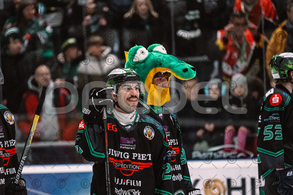 Alligators_vs_Bayreuth_16_01_2026-64 | Höchstadt Alligators Fotogalerie: Eishockey-Action aus Franken. Professionelle Spielfotos, Portraits & Stadionbilder zum Download. Jetzt entdecken! - Realisiert mit Pictrs.com