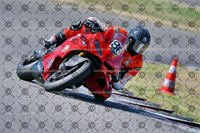 26bt04-0238 | markuskiefer.com - Realisiert mit Pictrs.com