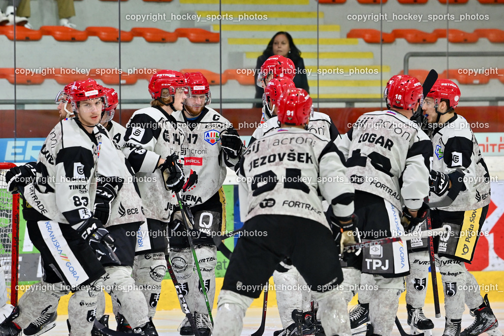 EK Zeller Eisbären vs. HDD Jesenice 1.10.2022 | HDD Jesenice Mannschaft, 