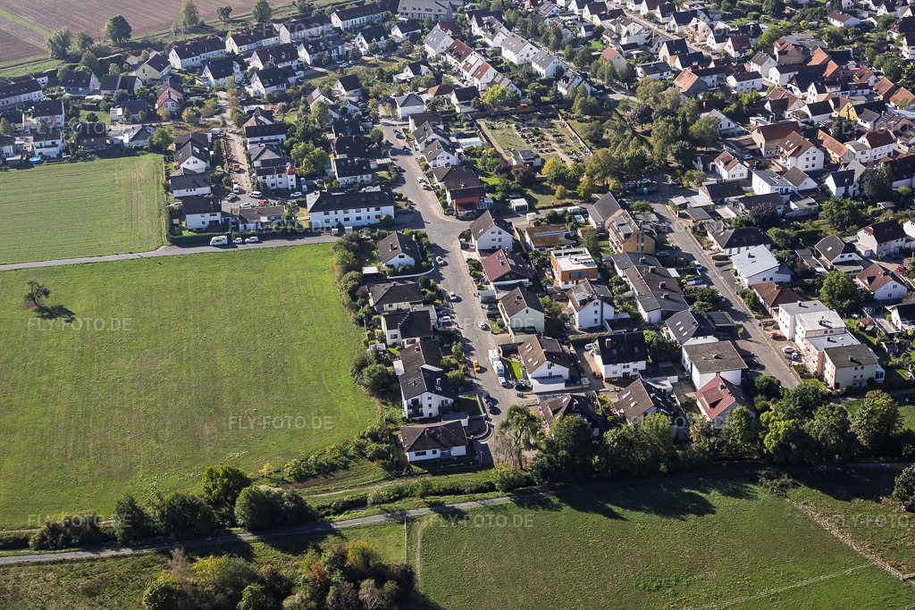 Luftbild: Landrat-Pfeifer-Straße im Ortsteil Sickenhofen in Babenhausen im Bundesland Hessen in Deutschland. – Foto: IMG_159339.jpg vom 22.09.2026 durch Werner Riehm/FLY-FOTO.de – Auflösung des Originals: 6000 x 4000 px