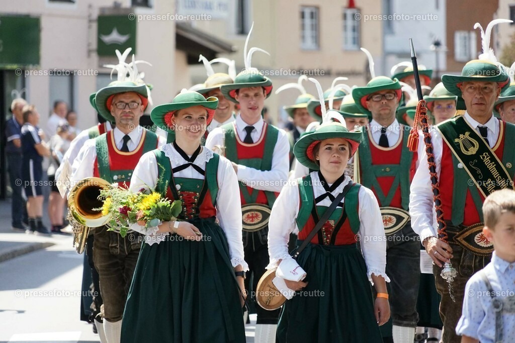 15b-VILS-Bundesmusikfest-2023-Juni16-Reutte-DSC06527 | Info aus dem Bezirk Reutte/Ausserfern Tirol sowie eine umfangreiche Bilddatenbank über die gesamte Region: Lechtal, Talkessel Reutte, Tannheimertal, Zwischentoren. Lech, Plansee, Zugspitze, Grenztunnel, B179, Fernpassstraße, Verkehr, Lawinen, Tradition, - Realisiert mit Pictrs.com