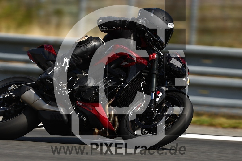 top-20250829_01922 | Schöne Erinnerungen an spannende Momente - das festzuhalten ist unser Job. PIXELrace.de ist seit 2003 auf den Rennstrecken Europas unterwegs um die Action draußen beim Fahren und die wunderbare Stimmung imm Fahrerlager für euch einzufangen.