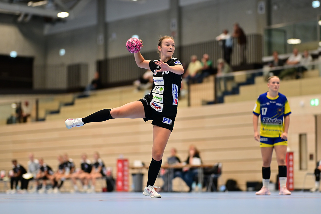 Handball I Juniorinnen I Saison 2025-2026 I JBLH wB I 1. Spieltag I Buxtehuder SV - Handewitter SV | Der Sportfotograf. - Realisiert mit Pictrs.com