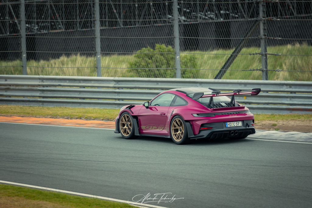 R6AT1102 _Alexander Tschuncky | Entdecken Sie die faszinierende Welt von Alexander Tschuncky Arts: Kreative Fotografie, atemberaubende Automobilkunst und hochwertiger Bilderdruck. Lassen Sie sich inspirieren! - Realisiert mit Pictrs.com