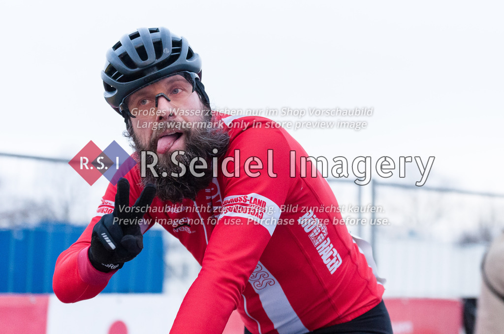 Radsport, 14. Lauf - Bikebeat Cyclo-Cross Bundesliga 2022/23 und 43. Harburger Weihnachtspreis im Stevens Cup 2022, Schwarzenbergplatz (Hamburg-Harburg), 18.12.2022 | Aus dem Rennen 6 / Männer Elite (Lizenzfahrer): 
Philipp Köhler (#7, Cyclocross Hamburg)