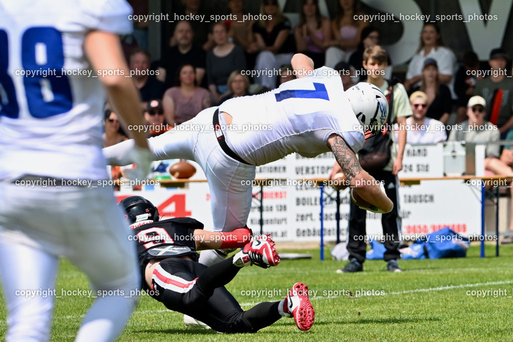 Carinthian Lions vs. Cineplexx Blue Devils | #9 Donesch Mathias Carinthian Lion, Carinthian Lions vs. Cineplexx Blue Devils, Carinthian Lions vs. Cineplexx Blue Devils am 09.06.2025 in Klagenfurt (ASV Sportplatz), Austria, (Photo by Bernd Stefan)