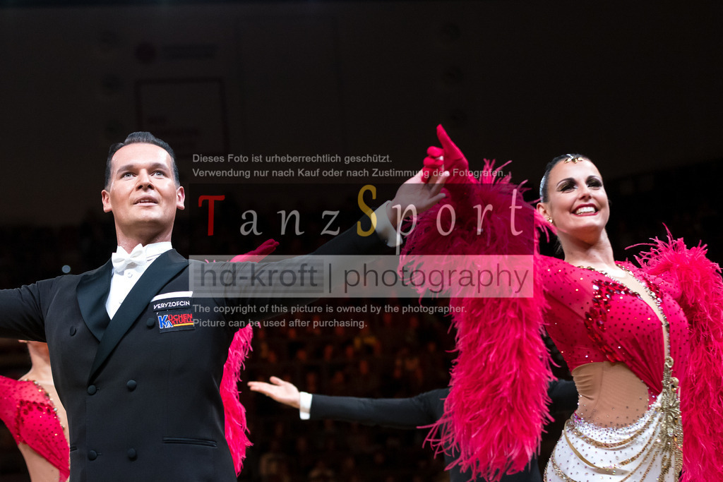 20241109_DM-Formationen_6878 | Tanzsportbilder, Standardtanz, Lateintanz, WDSF, DTV, LTVB, dancecomp, goc, hessen tanzt, blaues band der spree, walzer, tango, wiener walzer, slowfox, quickstepp, samba, rumba, cha-cha-cha, paso doble. jive, hd-kroft photography, turniertanzsport