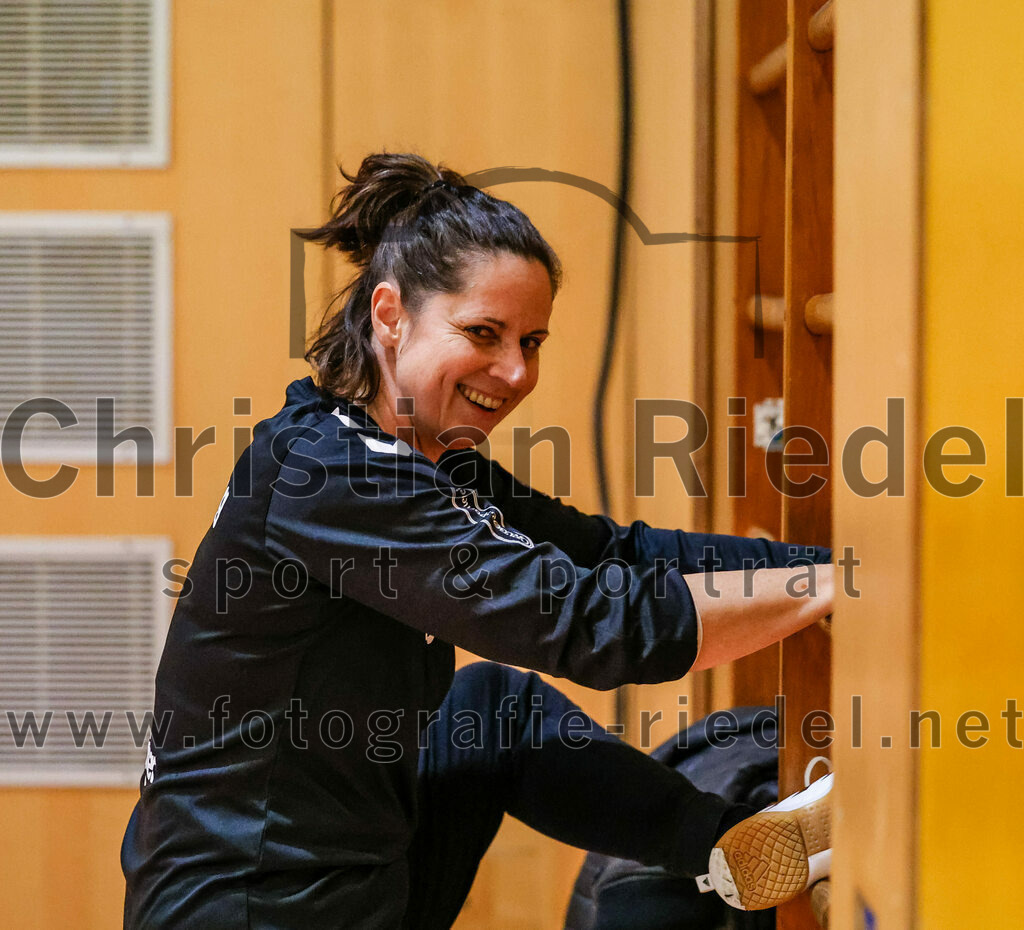 2024-01-27_002_SpVgg_Altenerding_II_gegen_TV_Altoetting_II | Erding, Deutschland, 27.01.2024:
Handball, Bezirksliga Frauen Altbayern 2023 / 2024, 10. Spieltag, SpVgg Altenerding II gegen TV Altötting II, Endergebnis: 17:29

Torfrau Nicole Steinbrecher (SpVgg Altenerding, #99)

Foto: Christian Riedel / fotografie-riedel.net