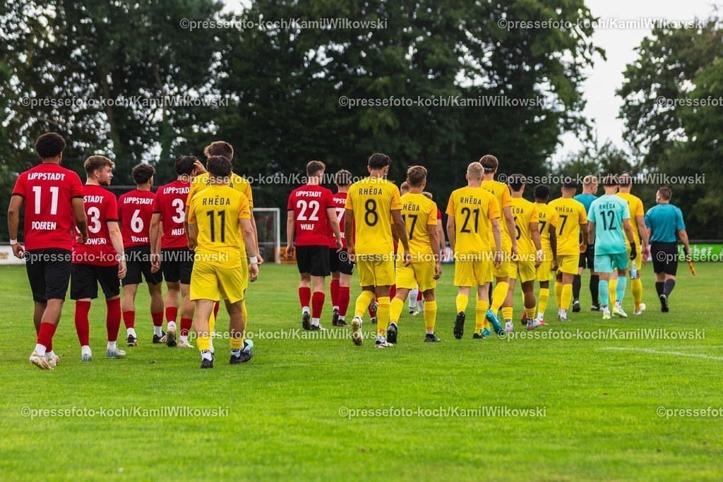 xkwi13072501016 | 13.07.2025, xkwix, Fußball, Testspiel, SV Lippstadt 08 - FSC Rheda, Rasenplatz, Sportanlage Esbeck: Spieler laufen ein