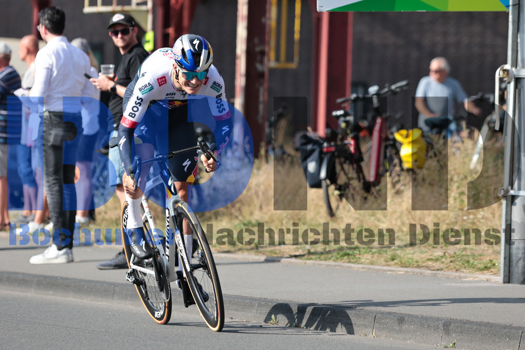 SES_DEUTOU20250820-59 | bond - Realisiert mit Pictrs.com