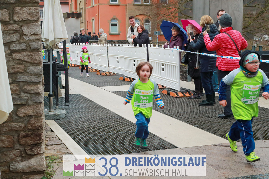 400m AOK Junior Cup | 3 Koenigslauf 2024 400m AOK Junior Cup - Realisiert mit Pictrs.com