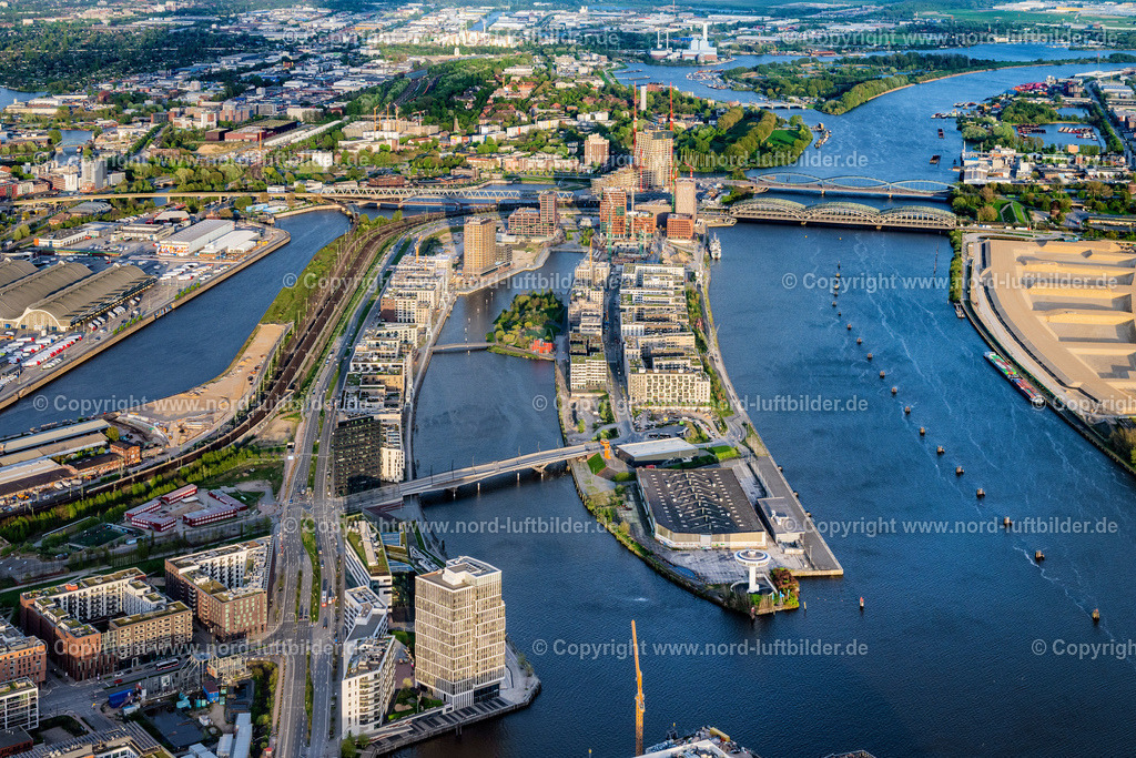Hamburg_Hafencity_Baakenhafen_ELS_1800140424 | HAMBURG 14.04.2024 Baustellen für Wohn- und Geschäftshäuser im Baakenhafen entlang der der Baakenallee in der HafenCity in Hamburg, Deutschland. Weiterführende Informationen bei: AUG. PRIEN Bauunternehmung (GmbH & Co. KG),  BVE Bauverein der Elbgemeinden eG,  Baugenossenschaft Hamburger Wohnen eG,  HafenCity Hamburg GmbH,  Johann Daniel Lawaetz-Stiftung,  Richard Ditting GmbH & Co. KG,  bof architekten,  florian krieger - architektur und städtebau gmbh. // Construction sites for residential and commercial buildings in the Baakenhafen along the Baakenallee in HafenCity in Hamburg, Germany. Further information at: AUG. PRIEN Bauunternehmung (GmbH & Co. KG),  BVE Bauverein der Elbgemeinden eG,  Baugenossenschaft Hamburger Wohnen eG,  HafenCity Hamburg GmbH,  Johann Daniel Lawaetz-Stiftung,  Richard Ditting GmbH & Co. KG,  bof architekten,  florian krieger - architektur und staedtebau gmbh. Foto: Martin Elsen