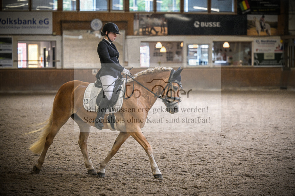 DOS_1074 | Entdecke hochwertige Reitturnierfotos von Foto Oger. Professionell, emotional und authentisch – jetzt Lieblingsmomente im Shop bestellen.Deutschlandweite Turnierfotografie. - Realisiert mit Pictrs.com