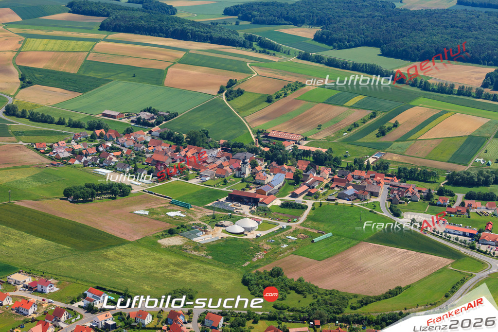 Luftbild von Sulzdorf Stadtlauringen - Luftaufnahme wurde 2016 von https://frankenair.de mittels Flugzeug (keine Drohne) erstellt - die Geschenkidee