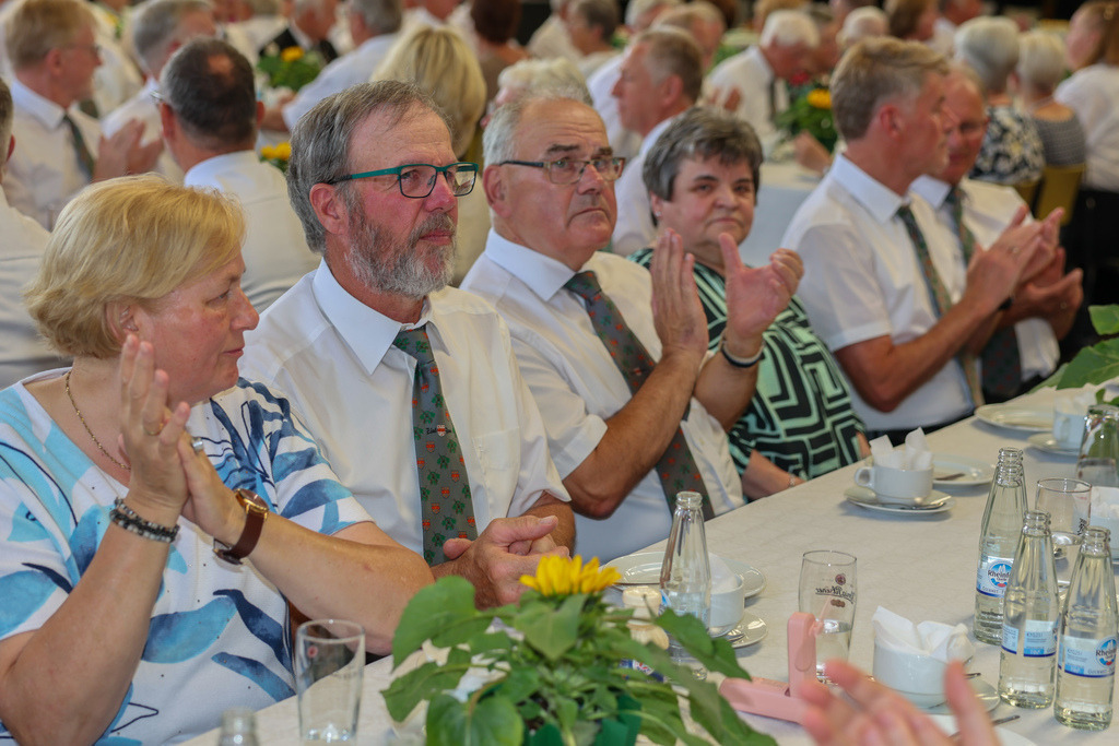 top-top.de-250704-045 | Foto, Video, Fotografie, Videografie, Fotobox, DJ, Discjockey, Musik, Musikbox, Veranstaltung, Photobooth, Amazon, Ebay, Buchtipp, Bestseller, Autor, Verlag, Buch, Wesel, Hamminkeln, NRW, Dinslaken, Rees, Drohne, Hochzeit, Party, Fotobox, Wesel, Fotograf