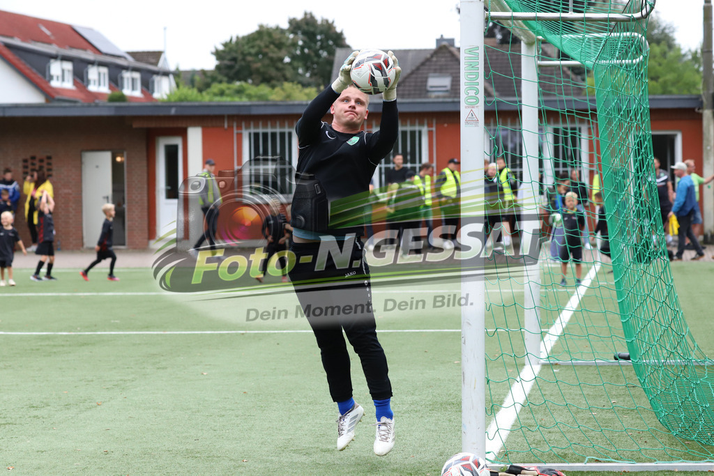 SC Bünde - BV 21 Stift-Quernheim | Auf dem Bild zu sehen: weiß SC Bünde: Christian Wetter-BlöbaumSC Bünde, BV 21 Stift-Quernheim, Fistelmann Supercup, Hunnebrock, Deutschland  - Realisiert mit Pictrs.com