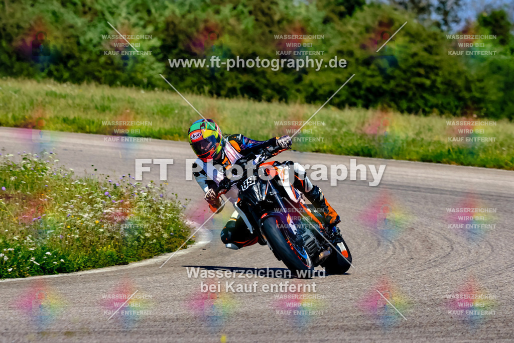 089-3323 | Hier findet Ihr Bilder von Touristenfahrten auf der Nürburgring Nordschleife oder von anderen Veranstaltungen die ich besucht habe. Viel Spass beim Durch Schauen 