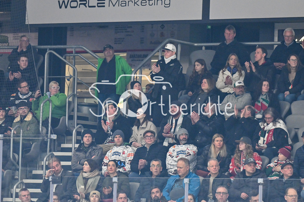 Augsburger Panther - Düsseldorfer EG | heute im Stadion - Marco NIEWOLLIK (Augsburger Panther #28) / DEL: Augsburger Panther - Duesseldorfer EG, Curt Frenzel Stadion am 04.03.2025