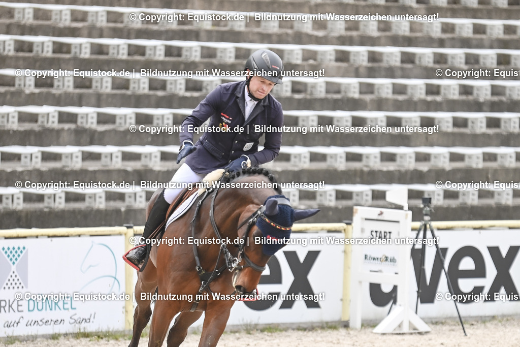 20230514_CCI4_Springen_0413 | equistock
