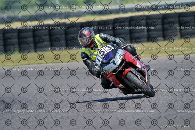 26BT02-2187 | markuskiefer.com - Realisiert mit Pictrs.com
