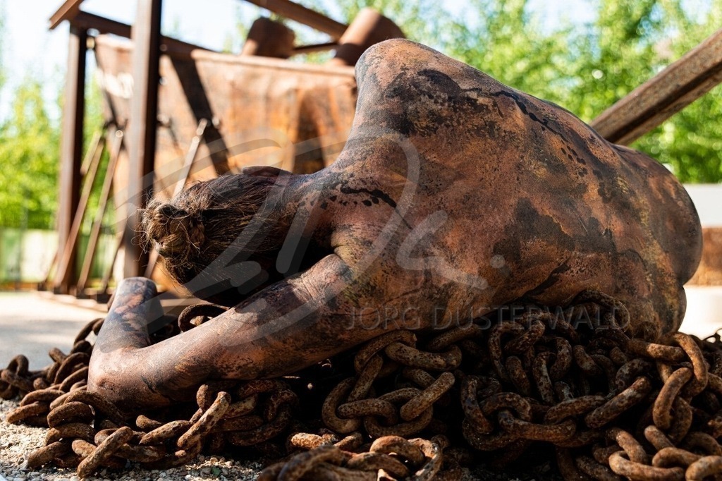 Camouflage-ROST_3653a2 | #014 | Modell: Fee | Foto: Mario Mach - Realisiert mit Pictrs.com