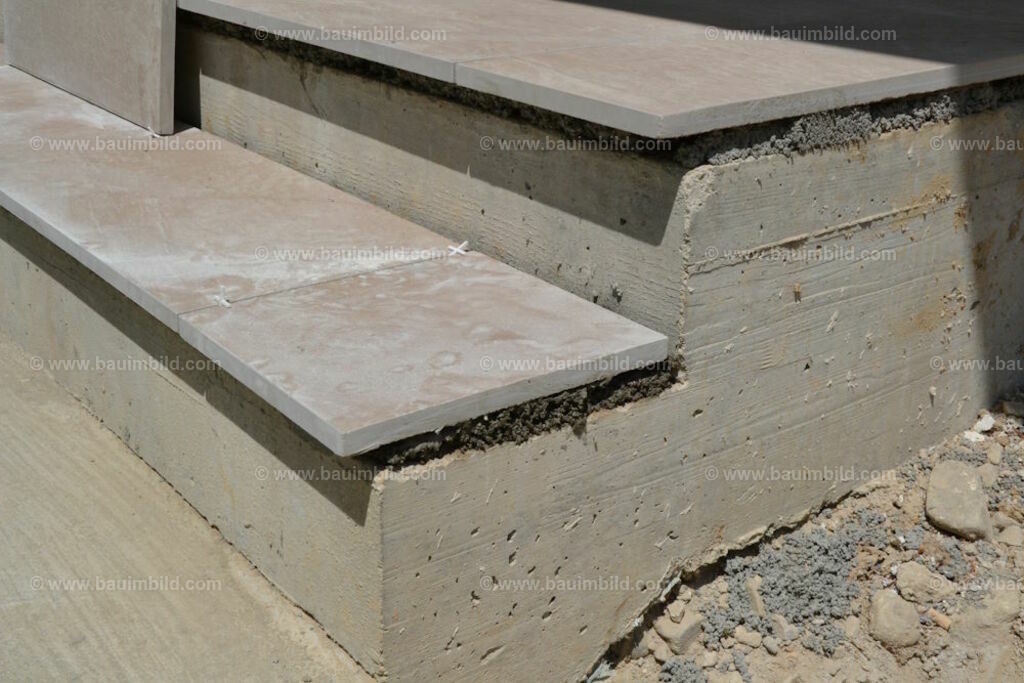 bib-lg21-fliesenlegerarbeiten-0110 | Nach LV-Leistungsgruppen sortierte Detailfotos über den Bau eines Hauses. Alle Hausbau-Bilder direkt vom Urheber und Autor der Website Haus-Selber-Bauen.com