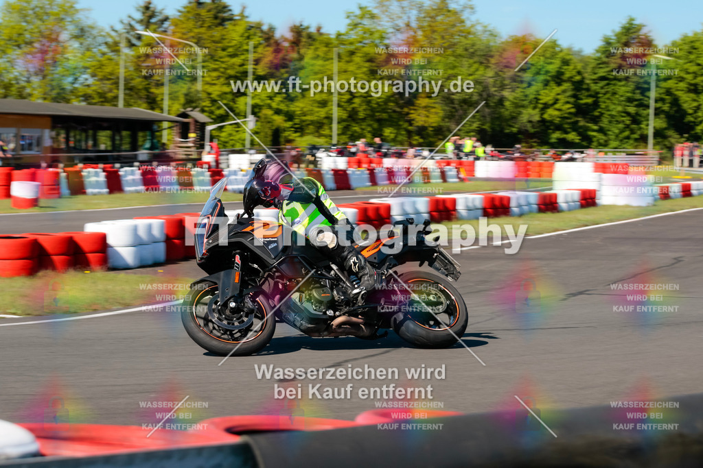 Moto-TeamOBK-21510 | Hier findet Ihr Bilder von Touristenfahrten auf der Nürburgring Nordschleife oder von anderen Veranstaltungen die ich besucht habe. Viel Spass beim Durch Schauen 
