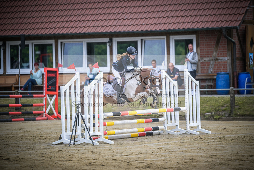 DOS_0792 | Entdecke hochwertige Reitturnierfotos von Foto Oger. Professionell, emotional und authentisch – jetzt Lieblingsmomente im Shop bestellen.Deutschlandweite Turnierfotografie. - Realisiert mit Pictrs.com