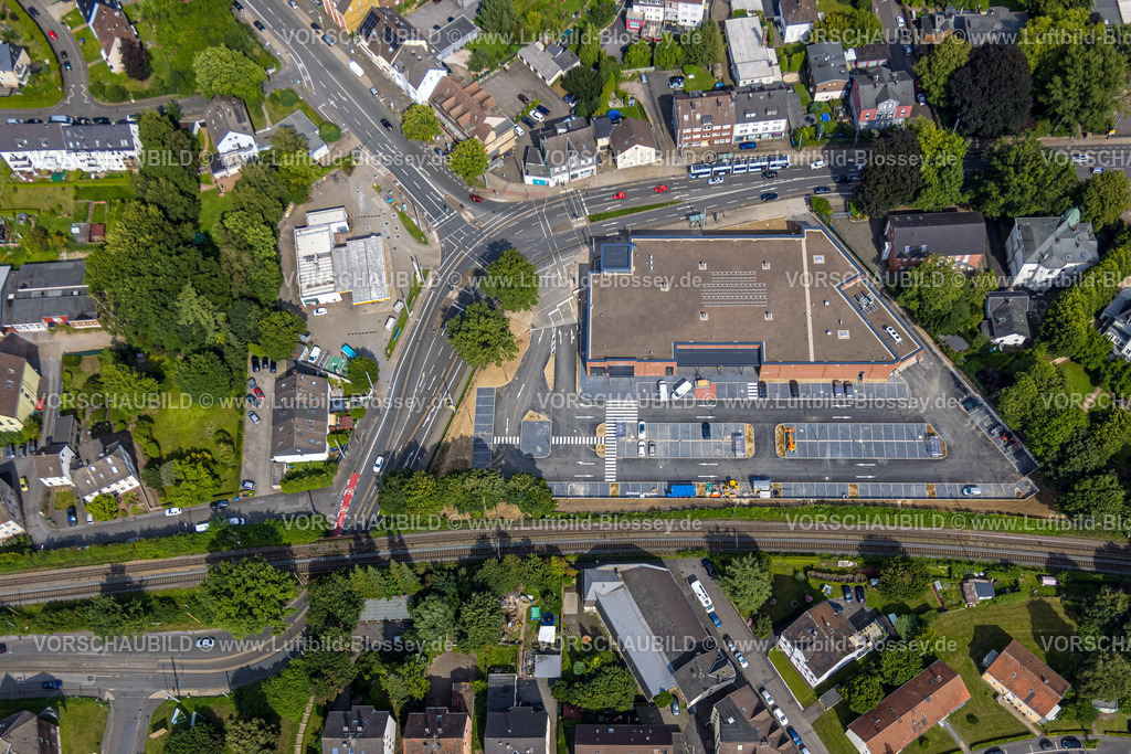 Witten250804864 | Luftbild, Neubau Rewe Supermarkt an der Crengeldanzstraße mit Brücke Crengeldanzstraße Bahnlinie Witten-Bochum, Shell-Tankstelle, Witten, Ruhrgebiet, Nordrhein-Westfalen, Deutschland